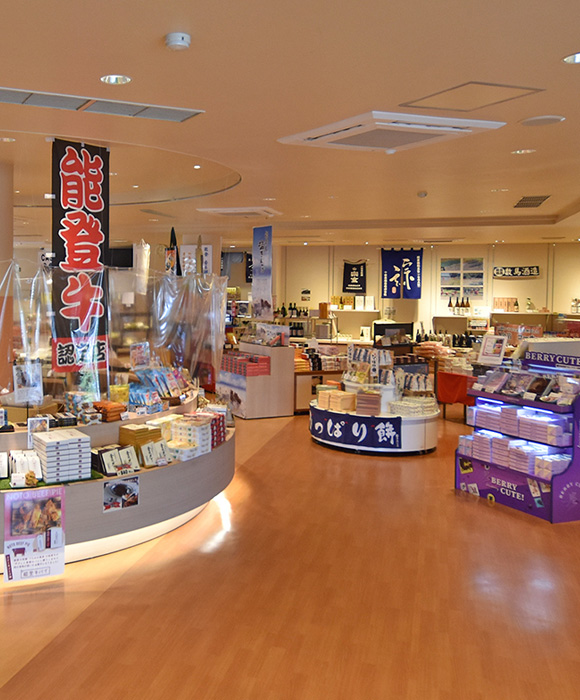 特産・名産品が充実した売店 道の駅のとじま