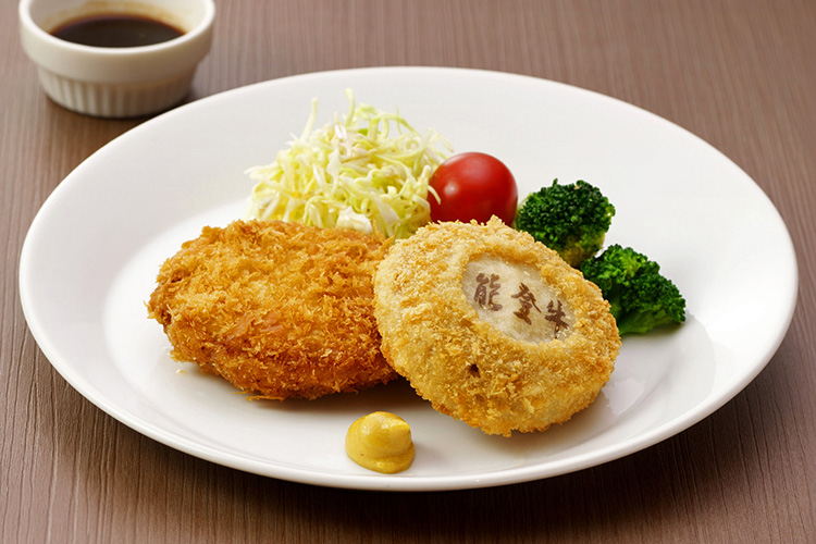 能登牛コロッケと能登豚メンチカツ定食 道の駅のとじま レストラン